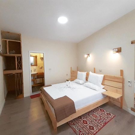 At Pikotiko'S - Korca City Rooms For Rent Esterno foto