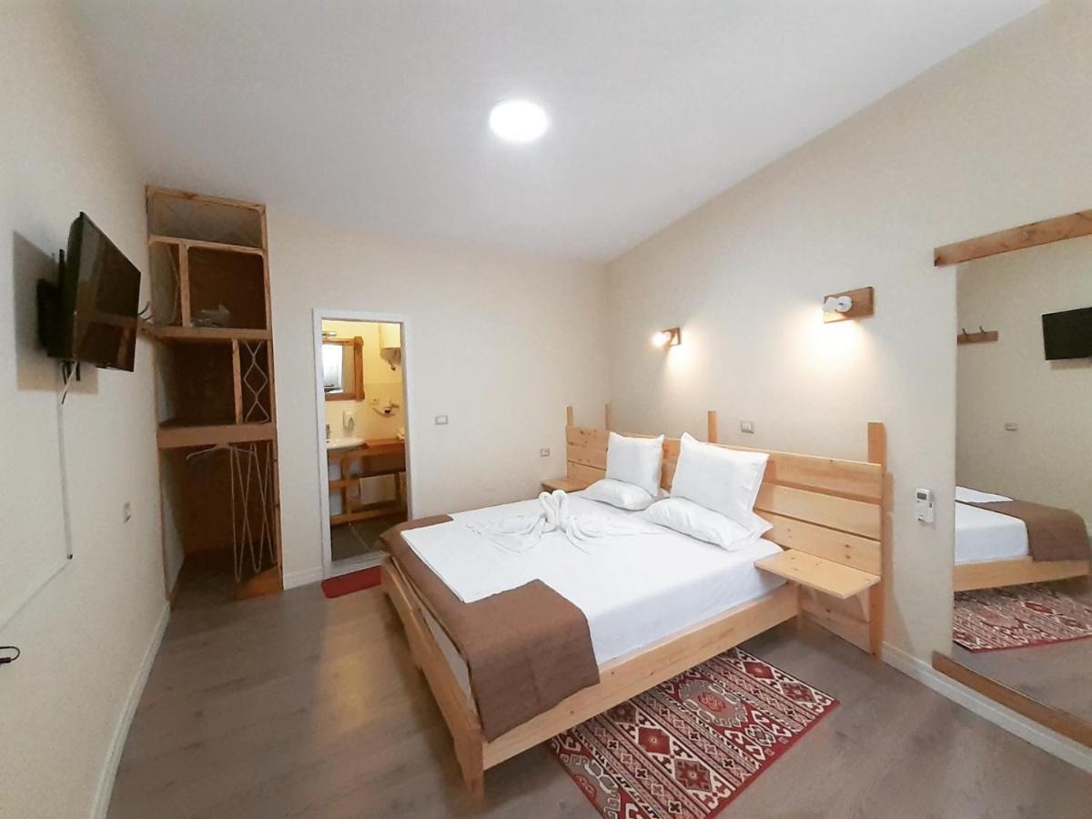 At Pikotiko'S - Korca City Rooms For Rent Esterno foto