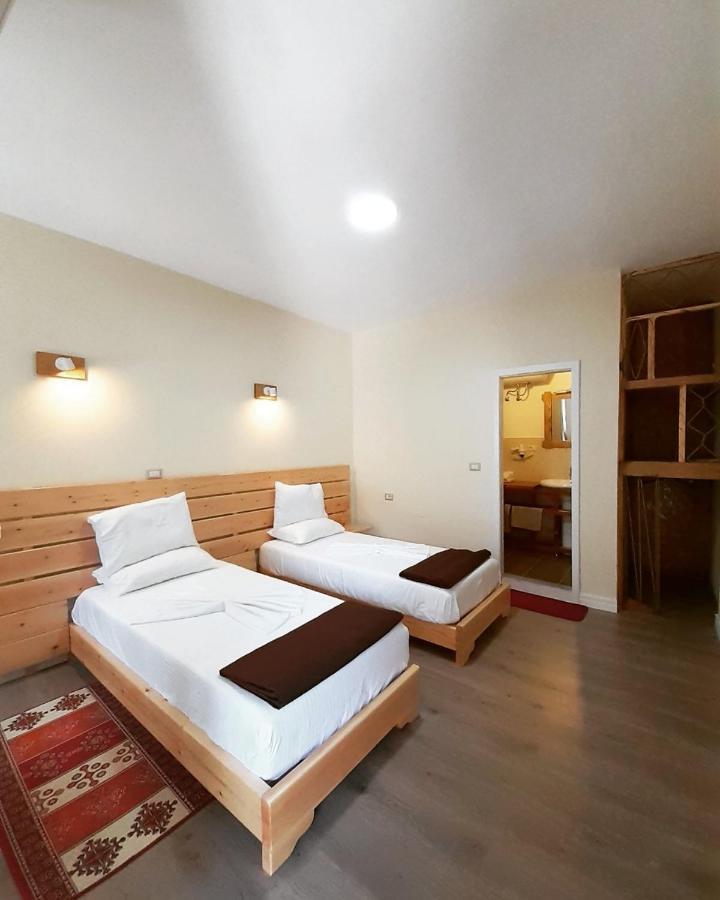 At Pikotiko'S - Korca City Rooms For Rent Esterno foto
