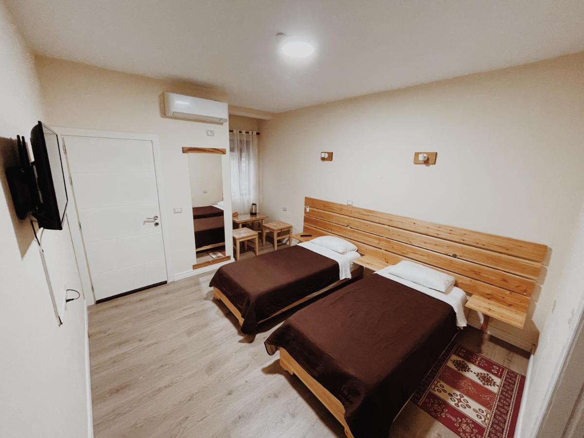 At Pikotiko'S - Korca City Rooms For Rent Esterno foto