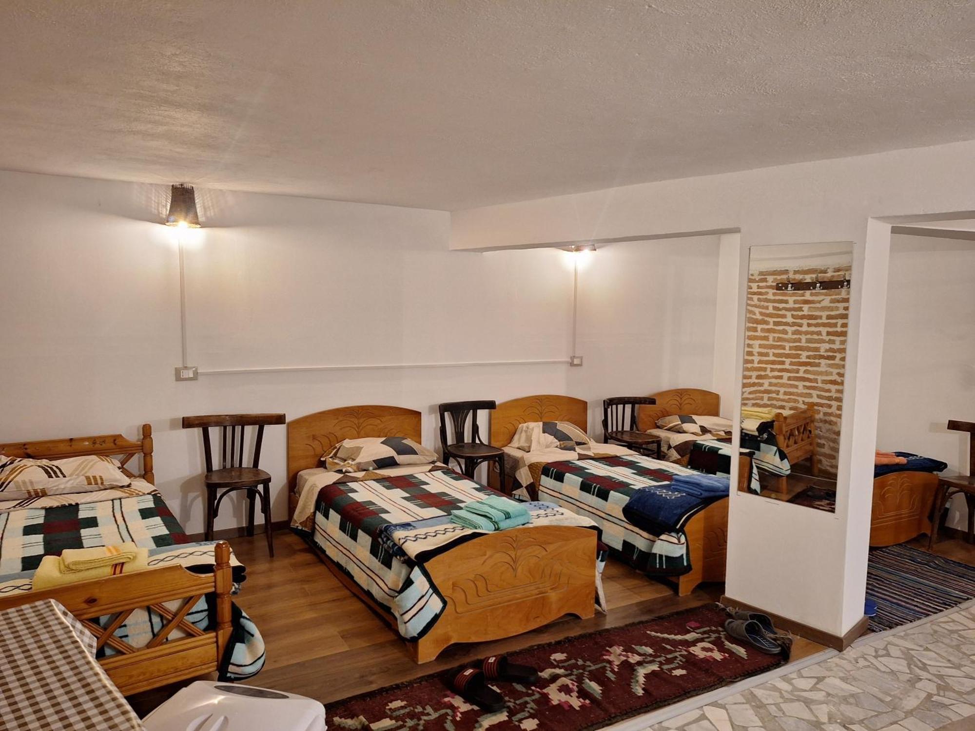At Pikotiko'S - Korca City Rooms For Rent Esterno foto