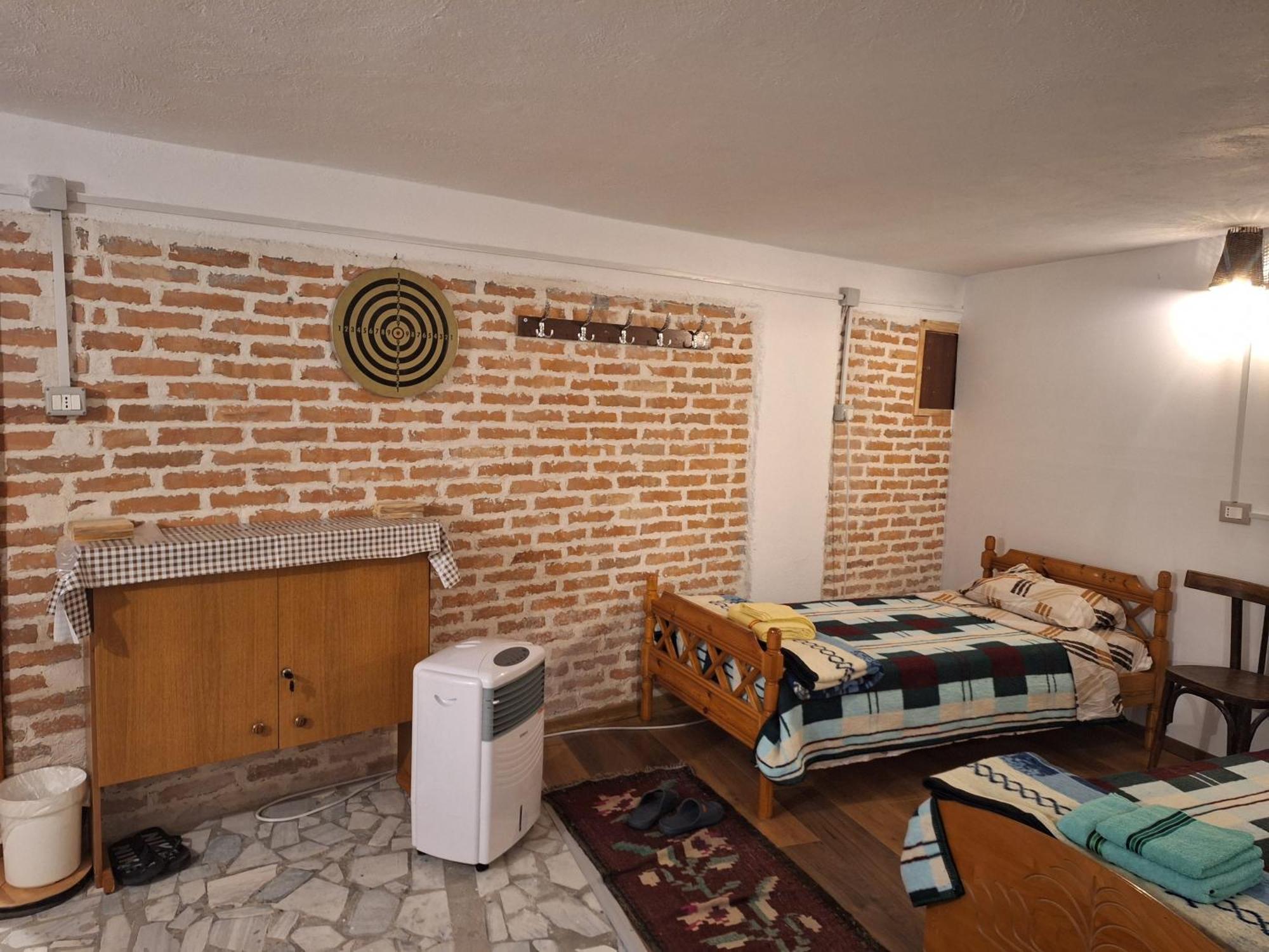 At Pikotiko'S - Korca City Rooms For Rent Esterno foto