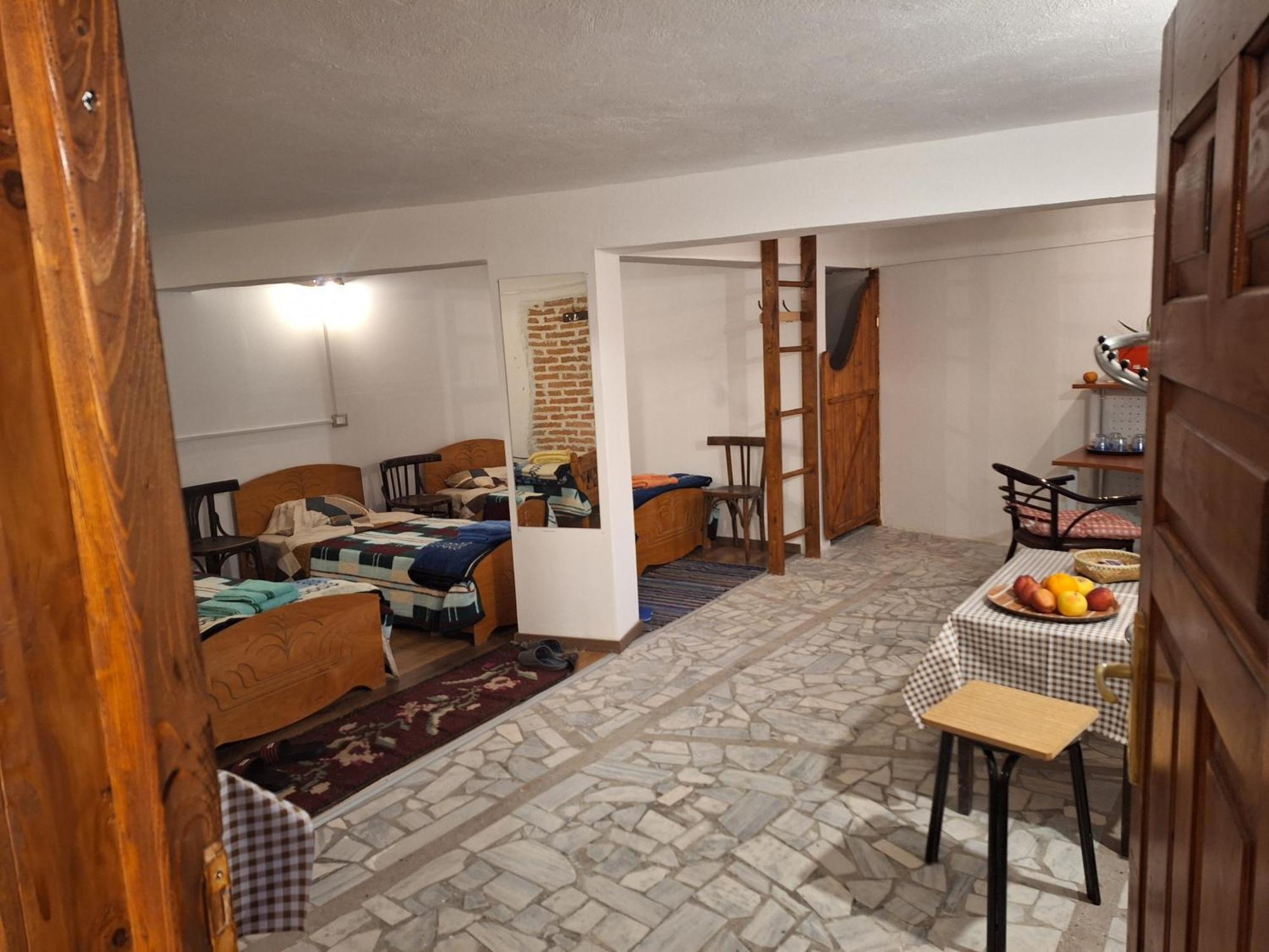 At Pikotiko'S - Korca City Rooms For Rent Esterno foto