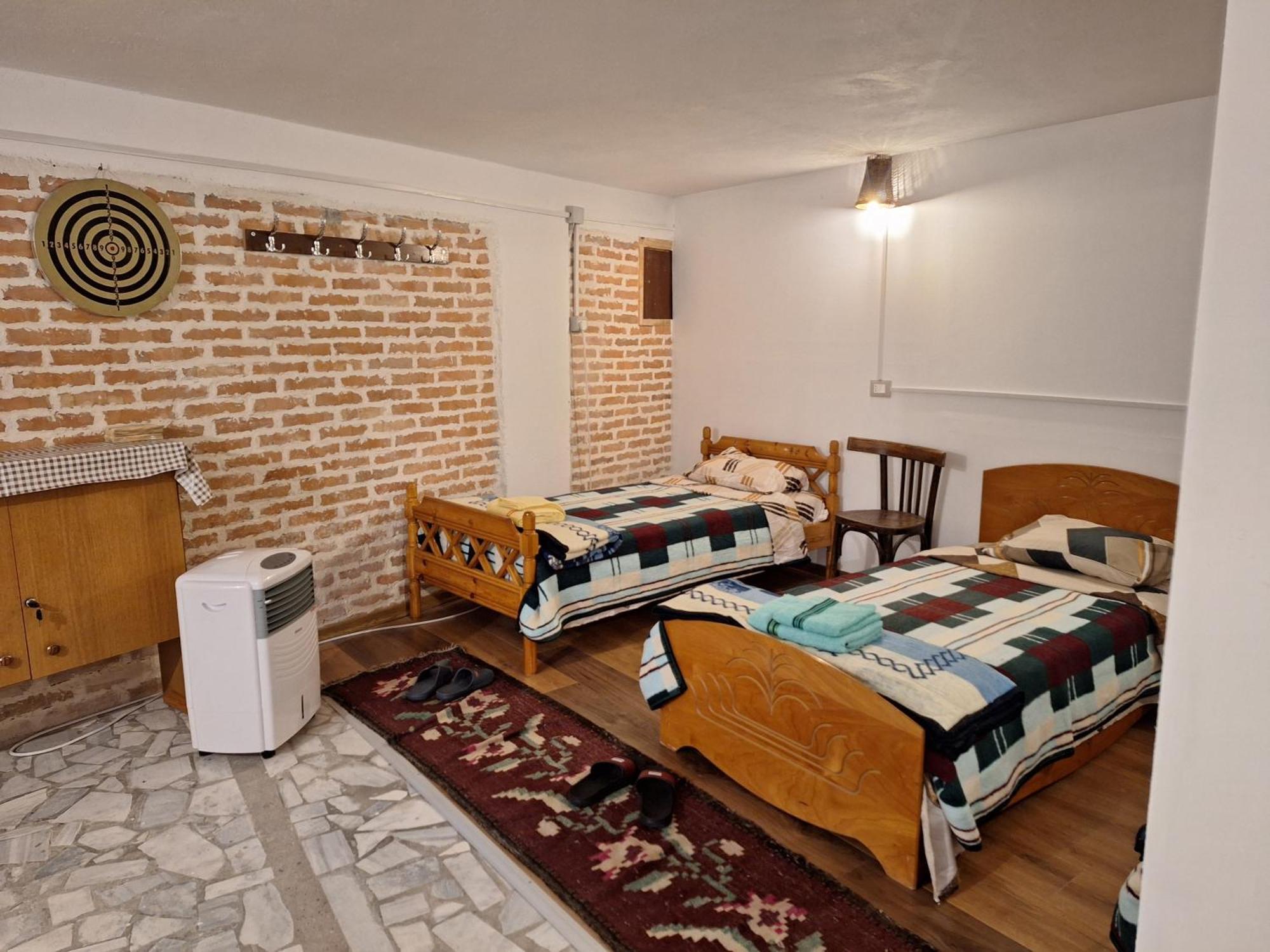 At Pikotiko'S - Korca City Rooms For Rent Esterno foto