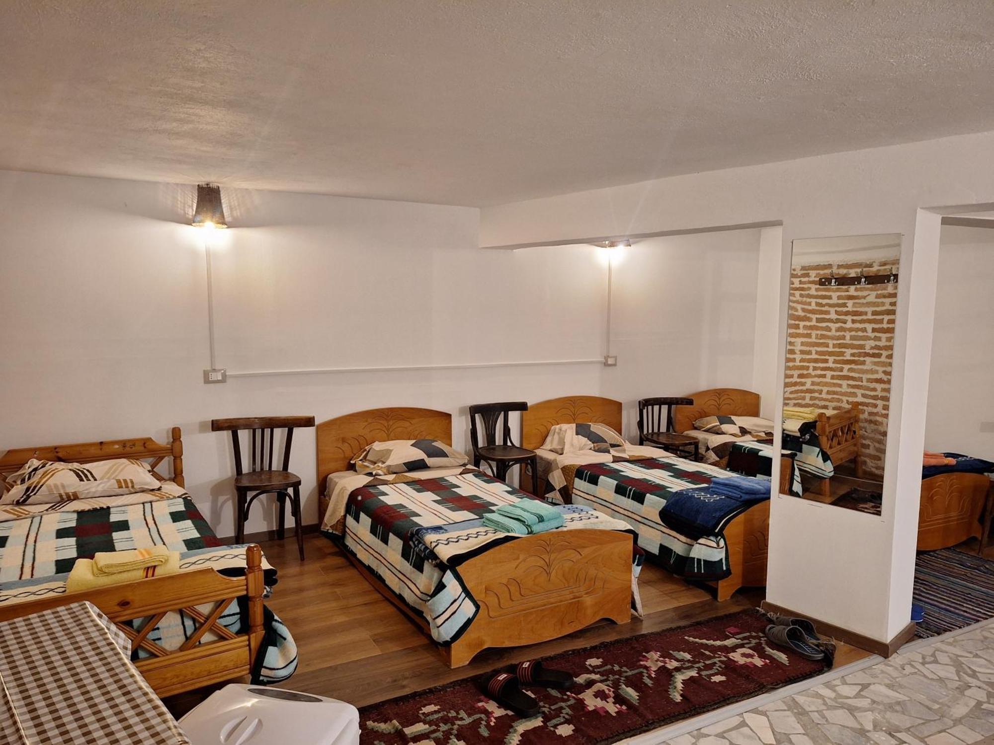 At Pikotiko'S - Korca City Rooms For Rent Esterno foto