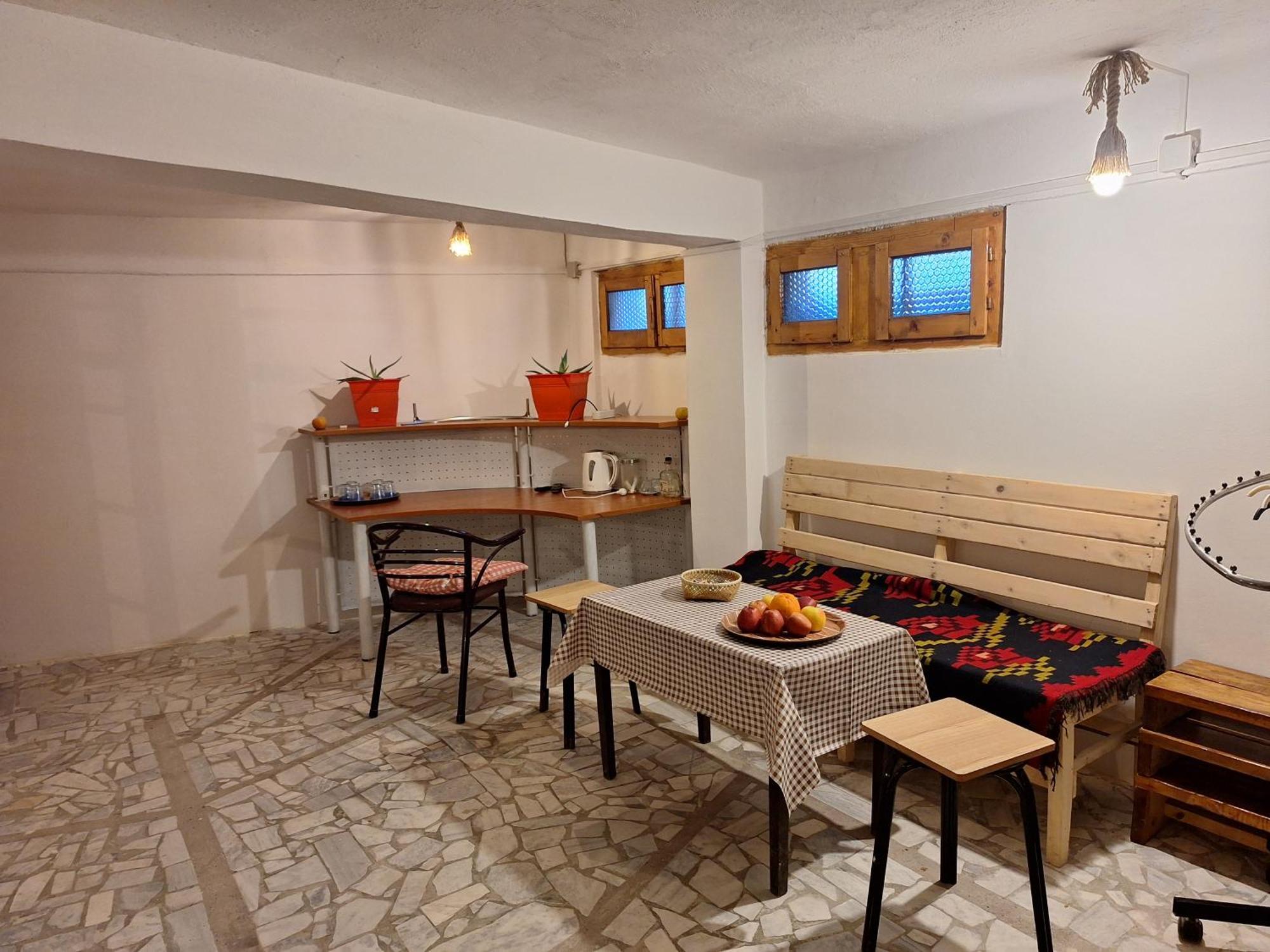 At Pikotiko'S - Korca City Rooms For Rent Esterno foto